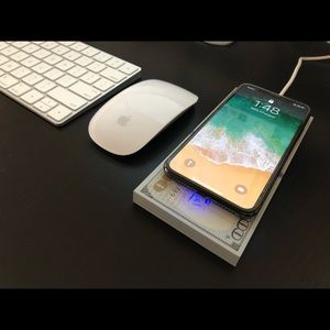 IPhone charger Wireless Fast Charger style - NEW